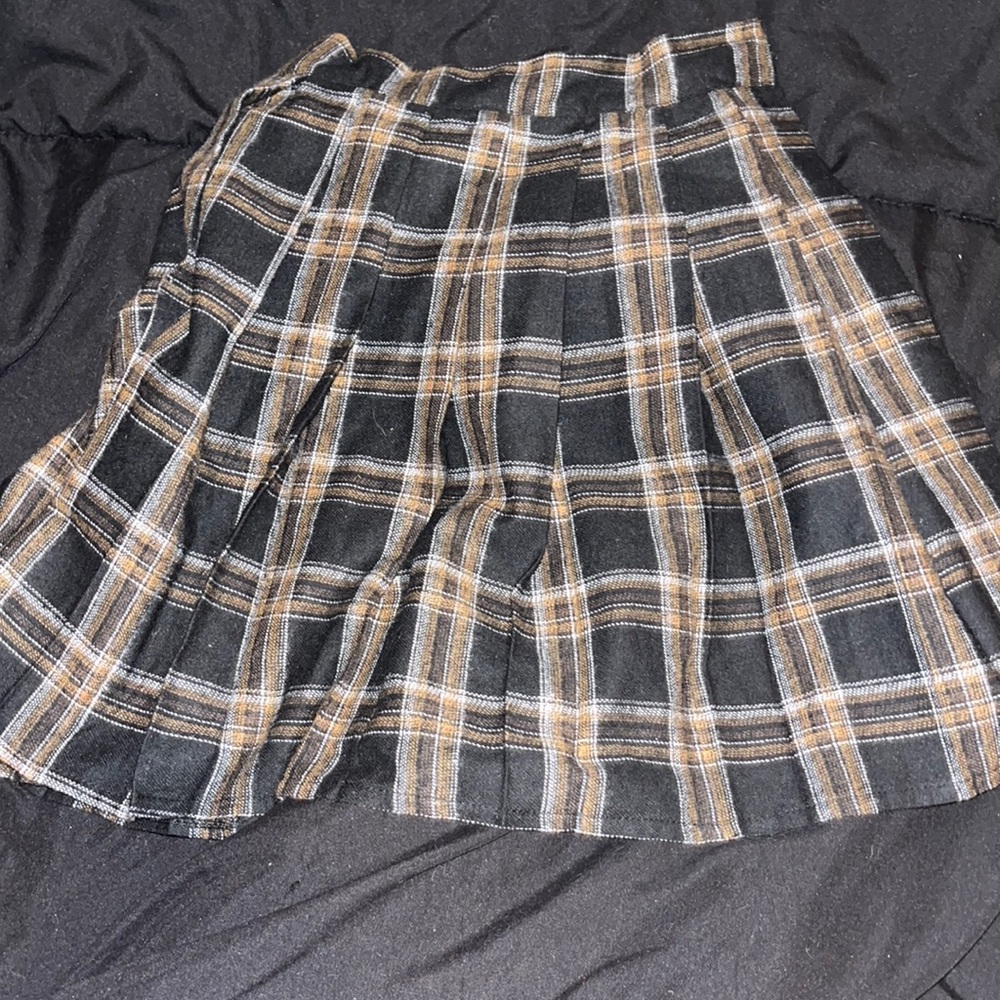 xs ruffled skirt, worn once
